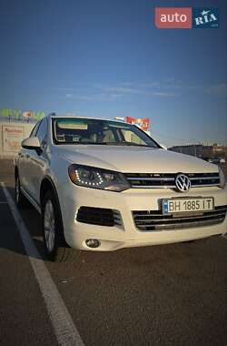 Позашляховик / Кросовер Volkswagen Touareg 2012 в Одесі