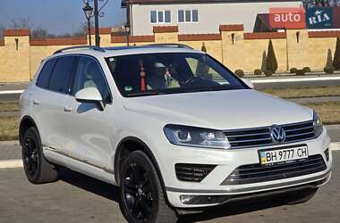 Внедорожник / Кроссовер Volkswagen Touareg 2016 в Измаиле