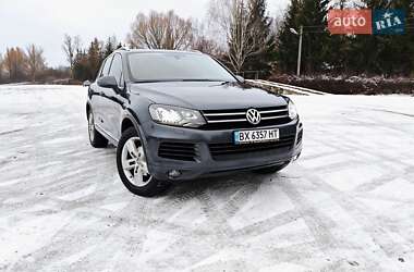 Внедорожник / Кроссовер Volkswagen Touareg 2012 в Хмельницком