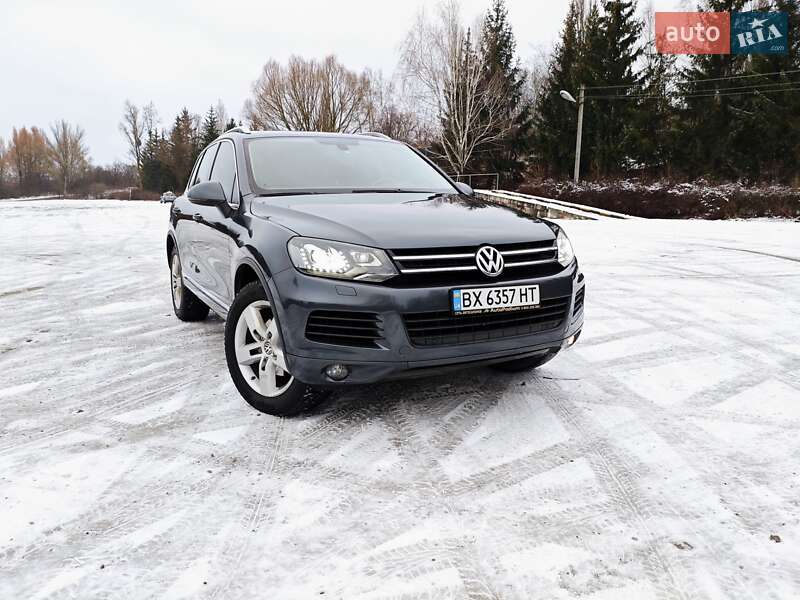 Позашляховик / Кросовер Volkswagen Touareg 2012 в Хмельницькому