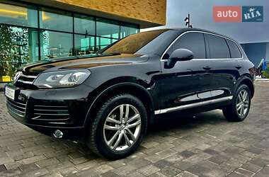 Позашляховик / Кросовер Volkswagen Touareg 2013 в Хмельницькому