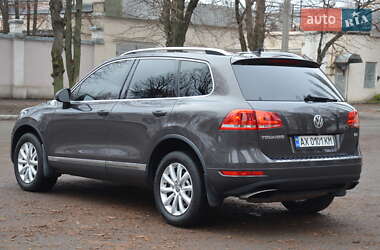 Позашляховик / Кросовер Volkswagen Touareg 2012 в Харкові