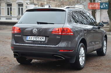 Позашляховик / Кросовер Volkswagen Touareg 2012 в Харкові