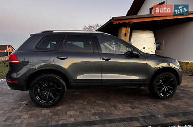 Позашляховик / Кросовер Volkswagen Touareg 2012 в 