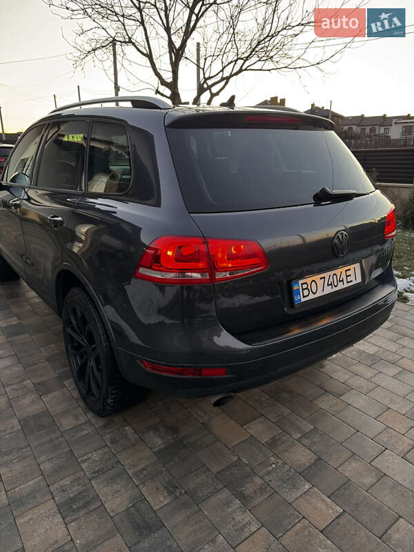 Внедорожник / Кроссовер Volkswagen Touareg 2012 в Тернополе