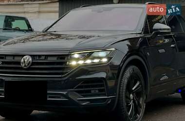 Позашляховик / Кросовер Volkswagen Touareg 2018 в Одесі