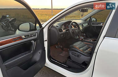 Позашляховик / Кросовер Volkswagen Touareg 2010 в 