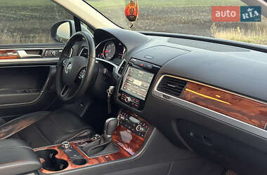 Позашляховик / Кросовер Volkswagen Touareg 2010 в 