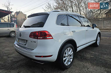 Позашляховик / Кросовер Volkswagen Touareg 2012 в Чернівцях