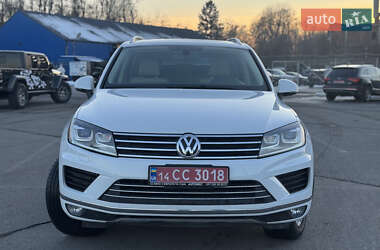 Внедорожник / Кроссовер Volkswagen Touareg 2014 в Львове