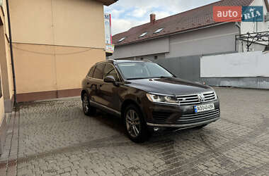 Внедорожник / Кроссовер Volkswagen Touareg 2014 в 