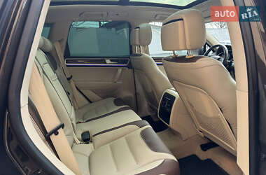 Внедорожник / Кроссовер Volkswagen Touareg 2014 в 
