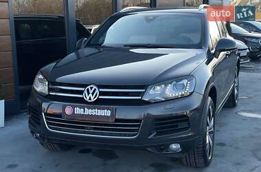 Позашляховик / Кросовер Volkswagen Touareg 2011 в Рівному