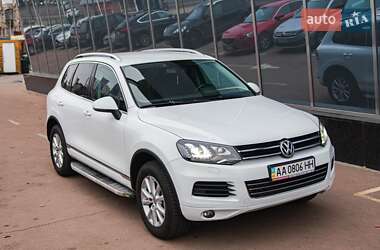 Внедорожник / Кроссовер Volkswagen Touareg 2013 в Киеве