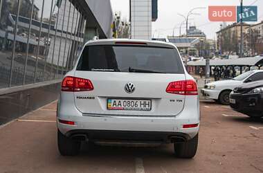 Внедорожник / Кроссовер Volkswagen Touareg 2013 в Киеве