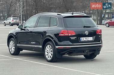 Внедорожник / Кроссовер Volkswagen Touareg 2016 в Киеве