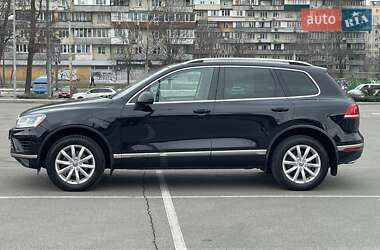 Внедорожник / Кроссовер Volkswagen Touareg 2016 в Киеве