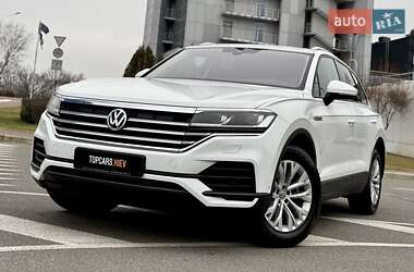 Позашляховик / Кросовер Volkswagen Touareg 2020 в Києві