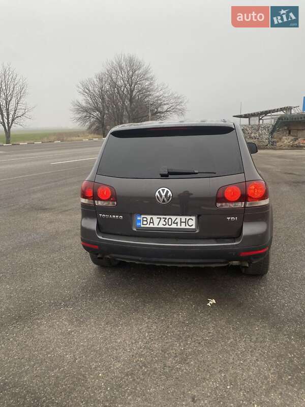 Позашляховик / Кросовер Volkswagen Touareg 2007 в Долинській