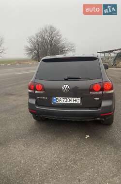 Внедорожник / Кроссовер Volkswagen Touareg 2007 в 