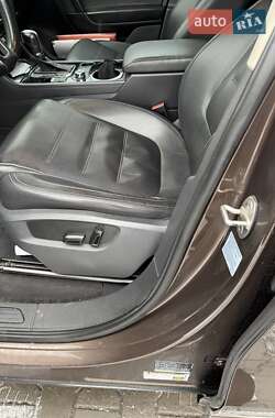 Внедорожник / Кроссовер Volkswagen Touareg 2012 в 
