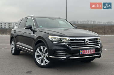 Позашляховик / Кросовер Volkswagen Touareg 2019 в Рівному