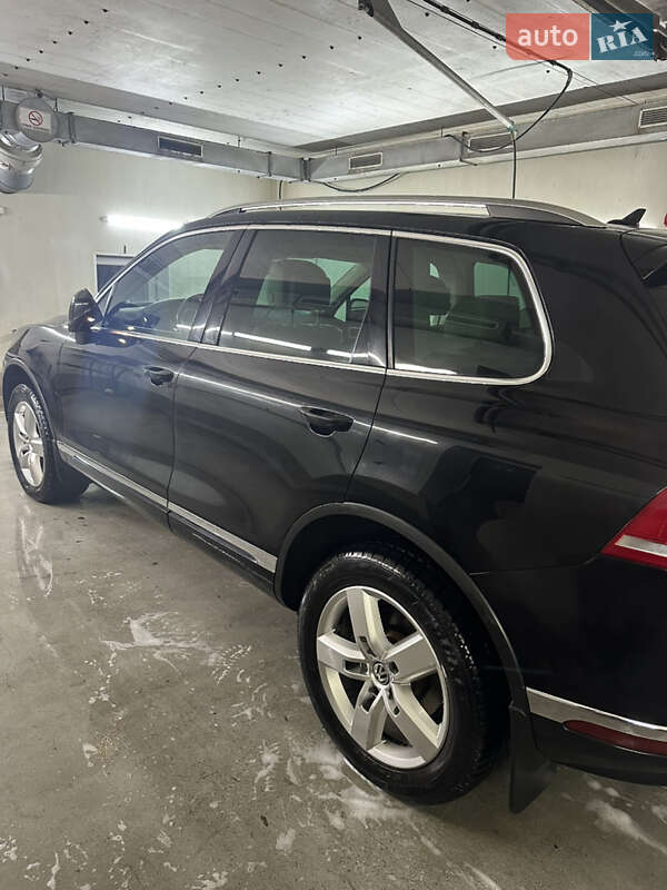Внедорожник / Кроссовер Volkswagen Touareg 2015 в Харькове