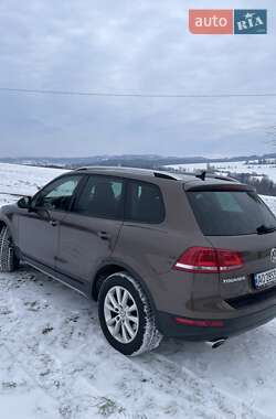 Внедорожник / Кроссовер Volkswagen Touareg 2013 в 