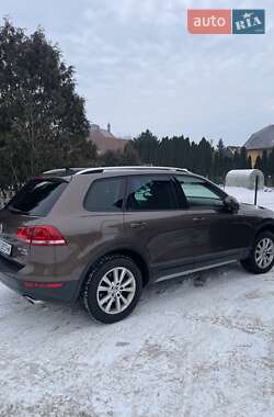 Внедорожник / Кроссовер Volkswagen Touareg 2013 в 