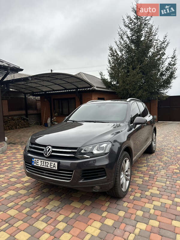 Внедорожник / Кроссовер Volkswagen Touareg 2010 в Днепре