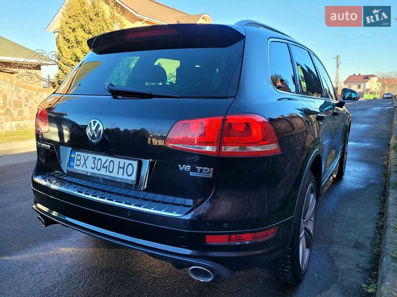 Внедорожник / Кроссовер Volkswagen Touareg 2013 в Хмельницком