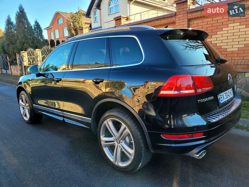 Внедорожник / Кроссовер Volkswagen Touareg 2013 в Хмельницком