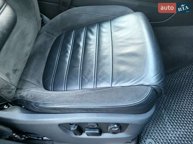 Внедорожник / Кроссовер Volkswagen Touareg 2013 в Хмельницком
