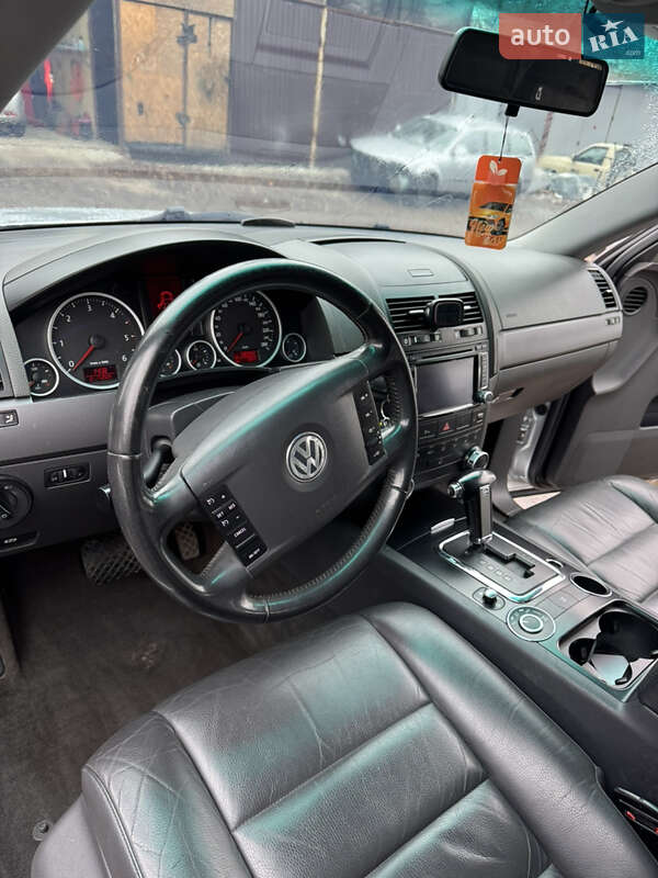 Внедорожник / Кроссовер Volkswagen Touareg 2007 в Киеве
