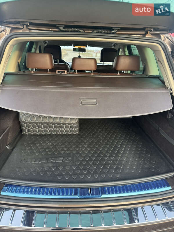 Внедорожник / Кроссовер Volkswagen Touareg 2012 в Змиеве