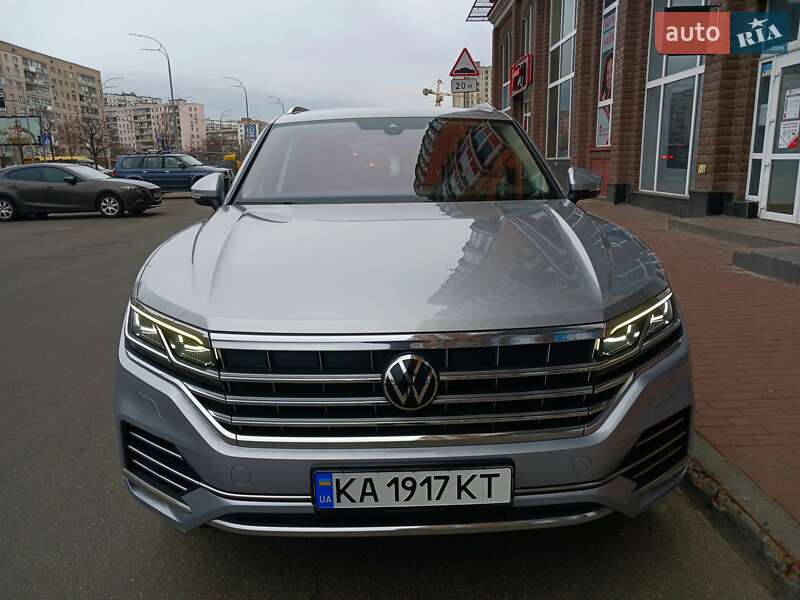 Внедорожник / Кроссовер Volkswagen Touareg 2020 в 