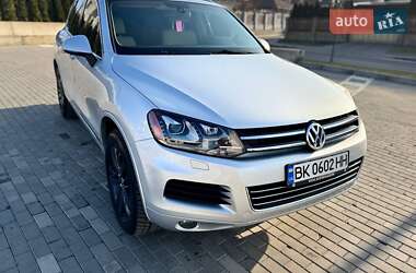 Позашляховик / Кросовер Volkswagen Touareg 2013 в Рівному