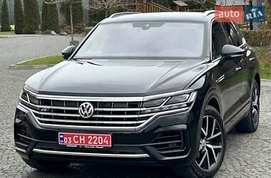 Позашляховик / Кросовер Volkswagen Touareg 2018 в Львові