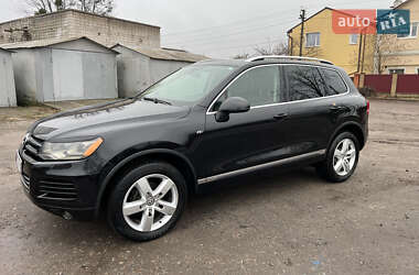 Внедорожник / Кроссовер Volkswagen Touareg 2011 в Киеве