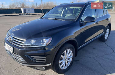 Внедорожник / Кроссовер Volkswagen Touareg 2014 в Киеве