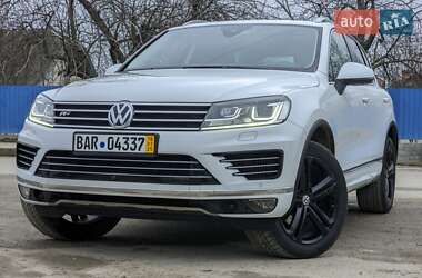 Позашляховик / Кросовер Volkswagen Touareg 2017 в Чорткові