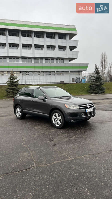 Позашляховик / Кросовер Volkswagen Touareg 2012 в Кременчуці