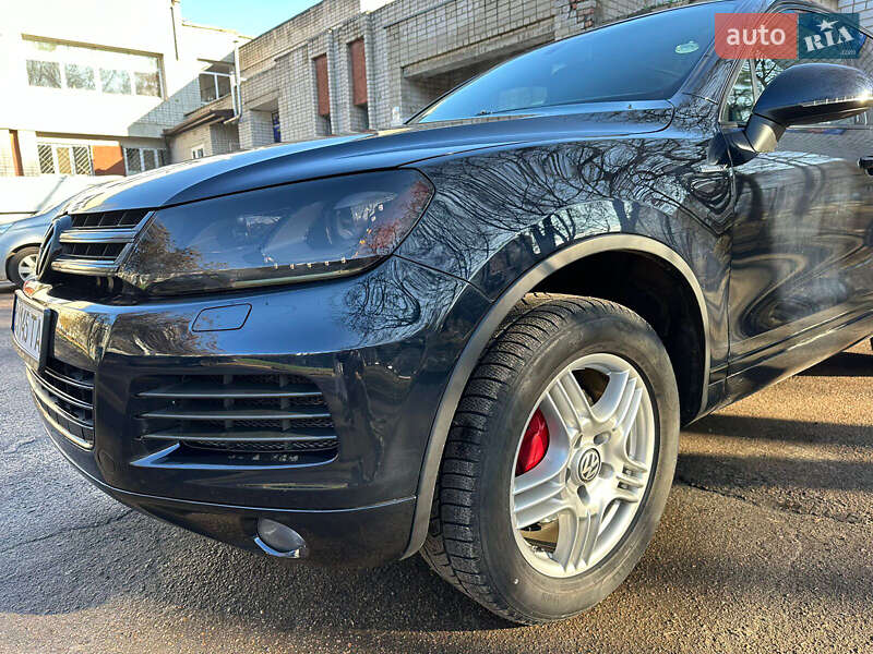 Внедорожник / Кроссовер Volkswagen Touareg 2014 в Житомире