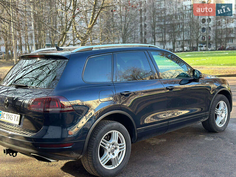 Внедорожник / Кроссовер Volkswagen Touareg 2014 в Житомире