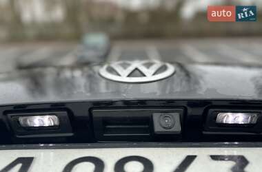 Позашляховик / Кросовер Volkswagen Touareg 2014 в Києві