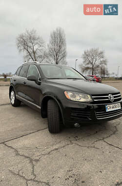 Внедорожник / Кроссовер Volkswagen Touareg 2011 в Черкассах