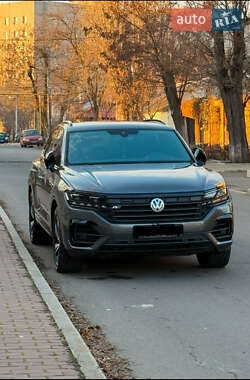 Внедорожник / Кроссовер Volkswagen Touareg 2018 в Одессе