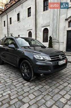 Позашляховик / Кросовер Volkswagen Touareg 2013 в 