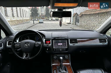Позашляховик / Кросовер Volkswagen Touareg 2013 в 