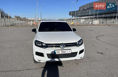 Внедорожник / Кроссовер Volkswagen Touareg 2012 в Львове